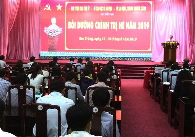 Sóc Trăng, 16 000 cán bộ tham gia học tập chính trị